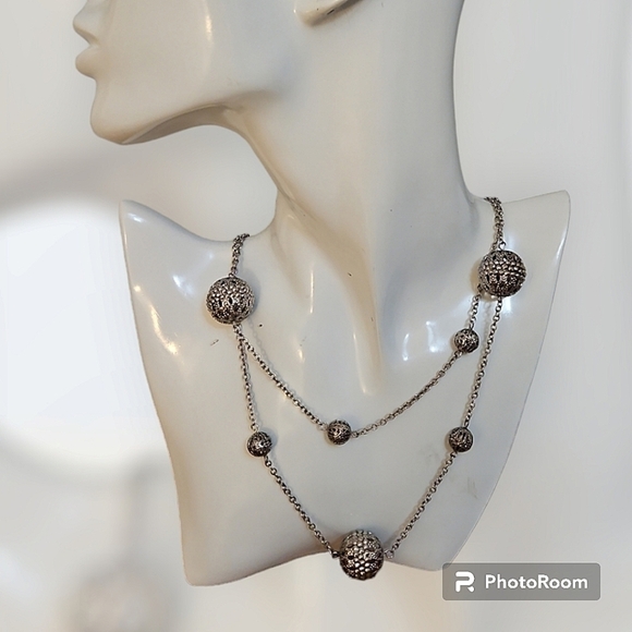 5/$25 VTG Filigree Ball Beaded Long Chain Necklace - Picture 1 of 5